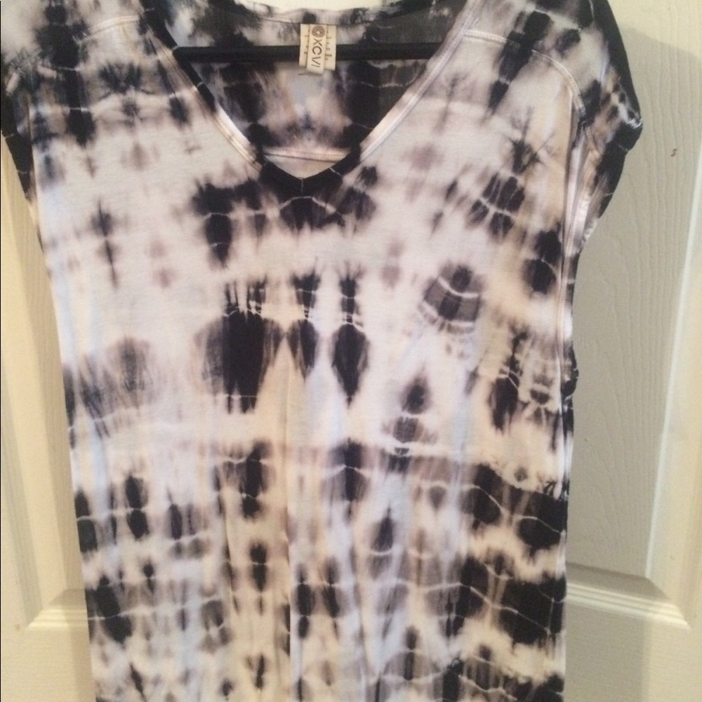 Sleeveless shirt